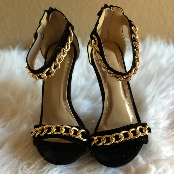 Heels - Picture 3 of 3